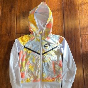 Nike Jacket - Great Condition and Water-Resistant - Boy or Girl